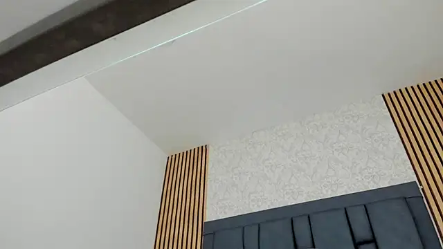 candela collinss online show from November 21, 2025, 12:26 pm