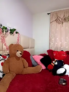 Snapshot of kymmgolden chatting on March 10, 2026, 12:20 pm kymmgolden online show from March 10, 2026, 12:20 pm