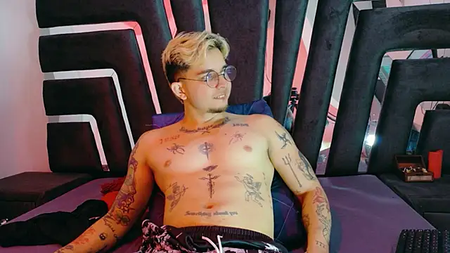 AliceandMax online show from April 10, 2026, 2:13 pm