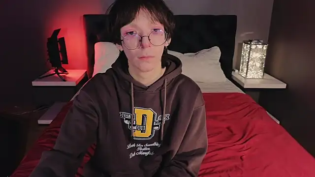 Snapshot of TommieH chatting on February 1, 2025, 5:49 am TommieH online show from February 1, 2025, 5:49 am