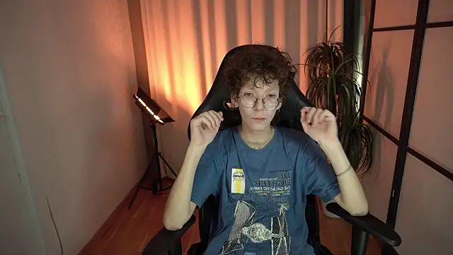 Snapshot of TommieH chatting on February 16, 2025, 5:48 am TommieH online show from February 16, 2025, 5:48 am