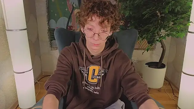 Snapshot of TommieH chatting on February 28, 2025, 5:26 am TommieH online show from February 28, 2025, 5:26 am