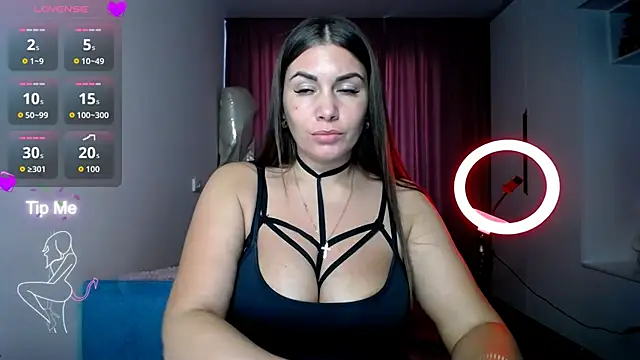 Snapshot of LinaSparks chatting on March 10, 2026, 1:48 pm LinaSparks online show from March 10, 2026, 1:48 pm