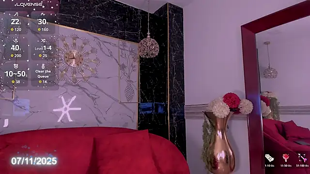 Keila Mendoza online show from November 8, 2025, 5:44 am