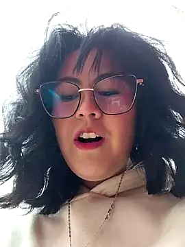 Snapshot of lara_moon25 chatting on November 23, 2025, 6:29 pm lara moon25 online show from November 23, 2025, 6:29 pm