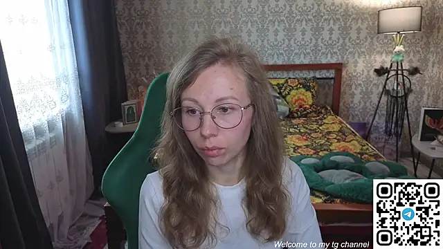 Snapshot of Lill_Mary chatting on May 4, 2026, 12:47 am Lill Mary online show from May 4, 2026, 12:47 am