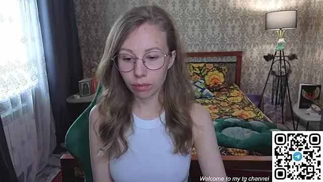 Snapshot of Lill_Mary chatting on May 3, 2026, 4:39 am Lill Mary online show from May 3, 2026, 4:39 am