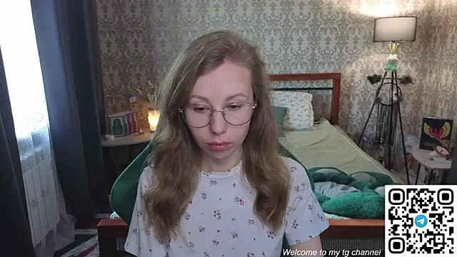 Snapshot of Lill_Mary chatting on April 28, 2026, 1:48 am Lill Mary online show from April 28, 2026, 1:48 am