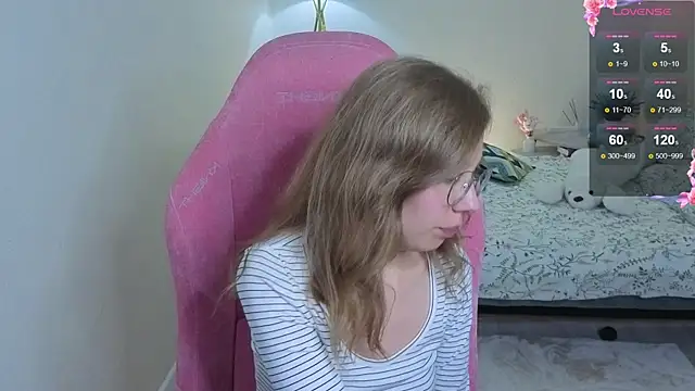 Lill Mary online show from September 18, 2025, 2:47 am