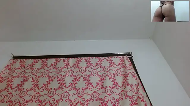 Snapshot of sammanta_hott chatting on December 5, 2025, 6:39 pm sammanta hott online show from December 5, 2025, 6:39 pm