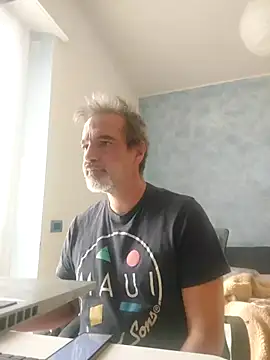 Snapshot of Marcolino183 chatting on January 8, 2026, 9:59 am Marcolino183 online show from January 8, 2026, 9:59 am