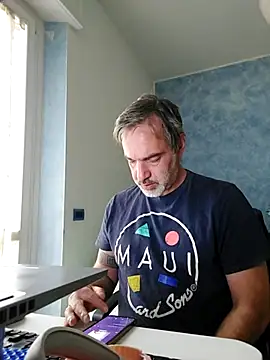 Snapshot of Marcolino183 chatting on May 5, 2026, 7:22 am Marcolino183 online show from May 5, 2026, 7:22 am