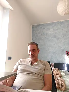 Snapshot of Marcolino183 chatting on February 17, 2026, 8:44 am Marcolino183 online show from February 17, 2026, 8:44 am