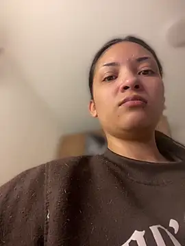 Snapshot of baby_lizy chatting on May 8, 2026, 10:08 am baby lizy online show from May 8, 2026, 10:08 am