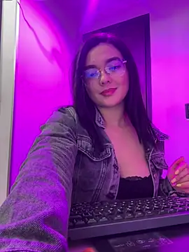 Snapshot of camianddanna chatting on March 1, 2026, 4:23 am camianddanna online show from March 1, 2026, 4:23 am