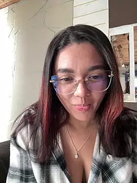 Snapshot of camianddanna chatting on December 19, 2025, 8:44 pm camianddanna online show from December 19, 2025, 8:44 pm