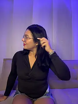 Snapshot of camianddanna chatting on January 18, 2026, 12:58 am camianddanna online show from January 18, 2026, 12:58 am