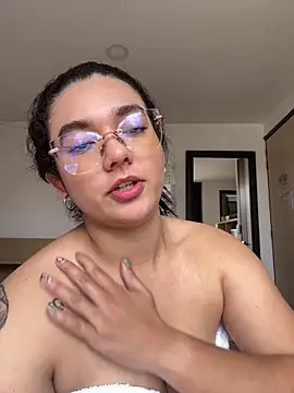 Snapshot of camianddanna chatting on March 28, 2026, 3:46 pm camianddanna online show from March 28, 2026, 3:46 pm