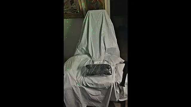 Snapshot of LuggiJack chatting on December 1, 2025, 1:50 am LuggiJack online show from December 1, 2025, 1:50 am