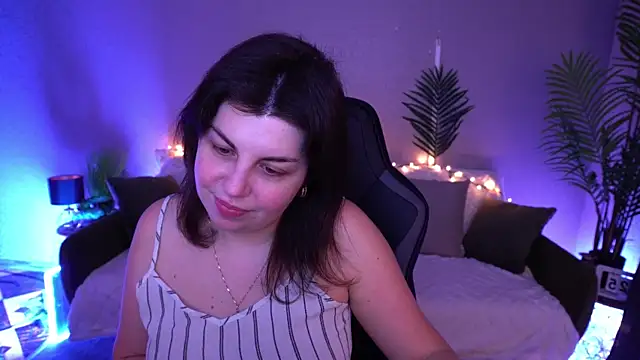 MirandaWong online show from March 25, 2026, 5:51 am