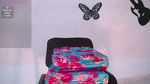 Agathasexy online show from April 17, 2026, 8:44 pm