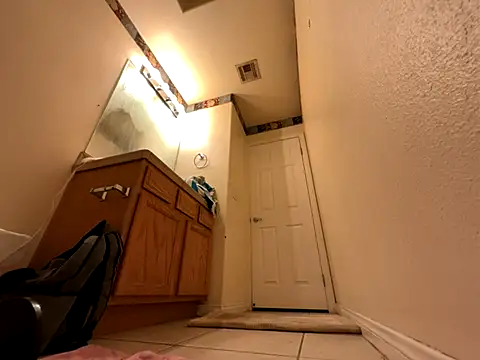 Snapshot of Johndoe2292 chatting on December 23, 2025, 7:07 am Johndoe2292 online show from December 23, 2025, 7:07 am