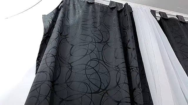 Kitten Hot  online show from November 12, 2025, 1:21 am