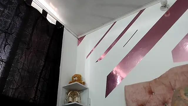 Kitten Hot  online show from September 27, 2025, 3:07 pm