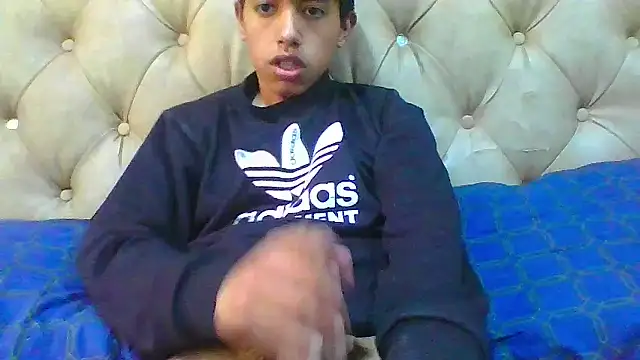 Snapshot of danuel23 chatting on September 12, 2025, 4:18 pm danuel23 online show from September 12, 2025, 4:18 pm