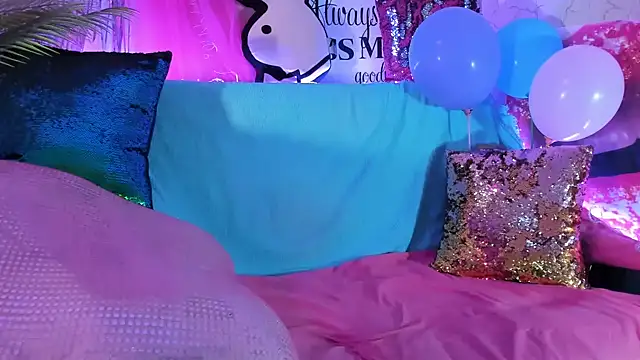 Evie Hill online show from November 4, 2025, 12:25 am