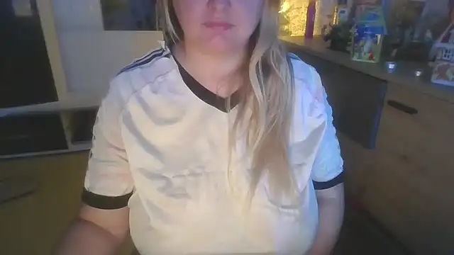 Snapshot of Meliss_Official9 chatting on January 11, 2026, 8:16 pm Meliss Official9 online show from January 11, 2026, 8:16 pm