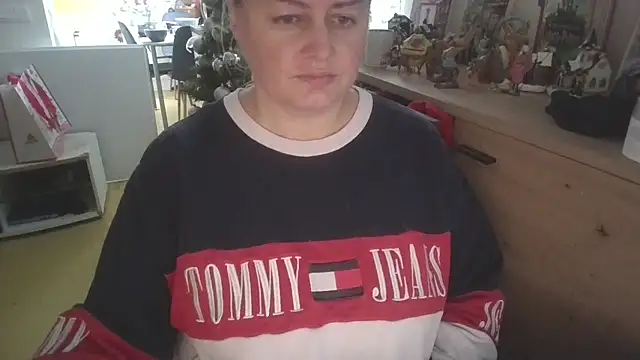 Meliss Official9 online show from December 14, 2025, 8:42 am