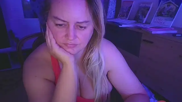 Meliss Official9 online show from November 19, 2025, 6:30 pm