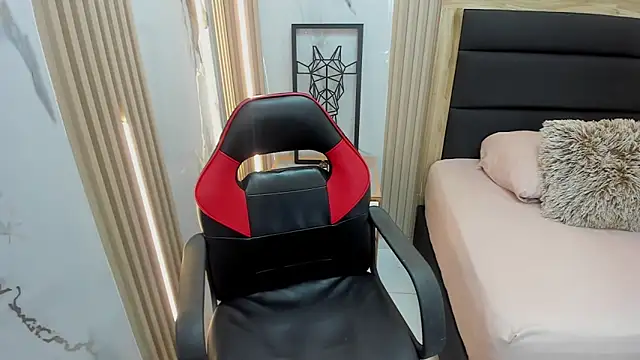 MAGNOLEROY online show from April 8, 2026, 12:50 pm