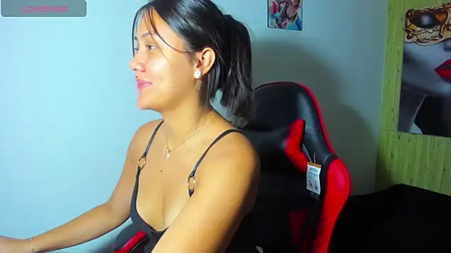 Snapshot of Catalehia_Milk chatting on February 7, 2026, 9:01 pm Catalehia Milk online show from February 7, 2026, 9:01 pm