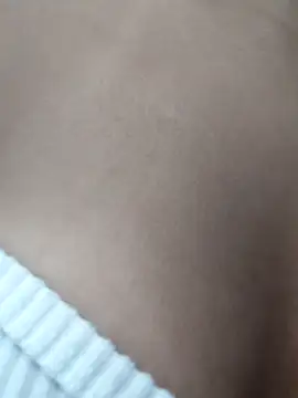 Snapshot of Catalehia_Milk chatting on December 19, 2025, 7:38 pm Catalehia Milk online show from December 19, 2025, 7:38 pm