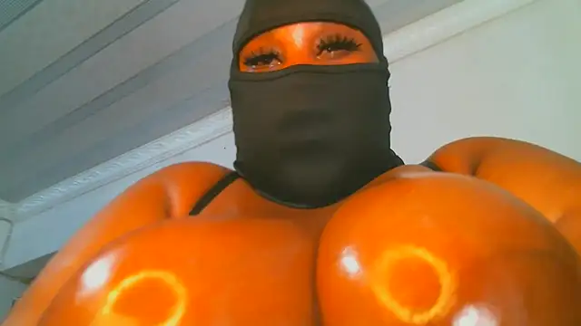 Snapshot of XPanther_24 chatting on February 7, 2025, 5:18 pm XPanther 24 online show from February 7, 2025, 5:18 pm