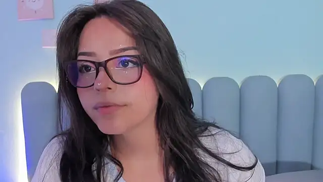 curvy rousi online show from October 25, 2025, 11:42 am