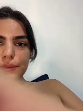 MARYADSUARD online show from May 9, 2026, 5:44 am
