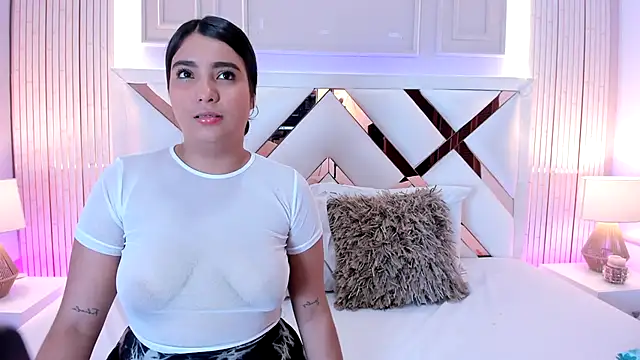 madeleine2112 online show from September 11, 2025, 5:40 am