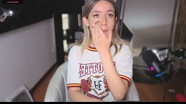 Snapshot of sexfire_lalita chatting on December 17, 2025, 8:47 pm sexfire lalita online show from December 17, 2025, 8:47 pm