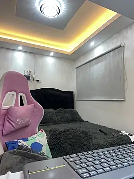 Snapshot of Hot_beauty__ chatting on July 2, 2026, 3:45 am Hot beauty online show from July 2, 2026, 3:45 am