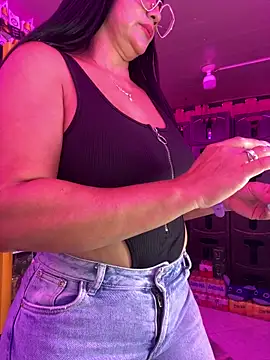 Snapshot of Hot_beauty__ chatting on April 19, 2026, 3:29 am Hot beauty online show from April 19, 2026, 3:29 am