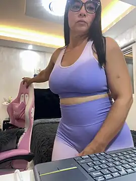 Snapshot of Hot_beauty__ chatting on June 27, 2026, 1:00 am Hot beauty online show from June 27, 2026, 1:00 am