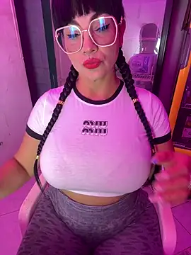 Snapshot of Hot_beauty__ chatting on March 20, 2026, 3:40 am Hot beauty online show from March 20, 2026, 3:40 am