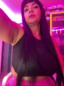 Snapshot of Hot_beauty__ chatting on April 15, 2026, 3:56 am Hot beauty online show from April 15, 2026, 3:56 am