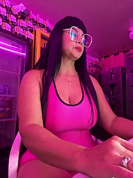 Snapshot of Hot_beauty__ chatting on April 14, 2026, 5:23 am Hot beauty online show from April 14, 2026, 5:23 am