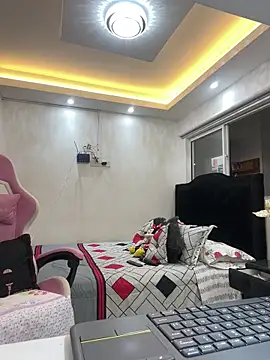 Snapshot of Hot_beauty__ chatting on May 27, 2026, 4:20 am Hot beauty online show from May 27, 2026, 4:20 am