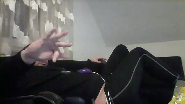 Snapshot of NewyorkDimi chatting on March 18, 2025, 2:51 am NewyorkDimi online show from March 18, 2025, 2:51 am