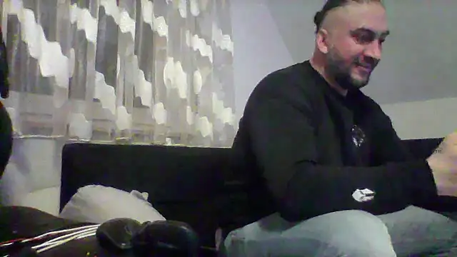 Snapshot of NewyorkDimi chatting on February 23, 2025, 4:50 am NewyorkDimi online show from February 23, 2025, 4:50 am